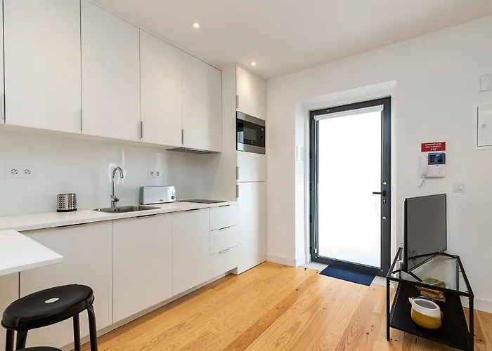 Design And Bright Studios Near Pasteis De Belem