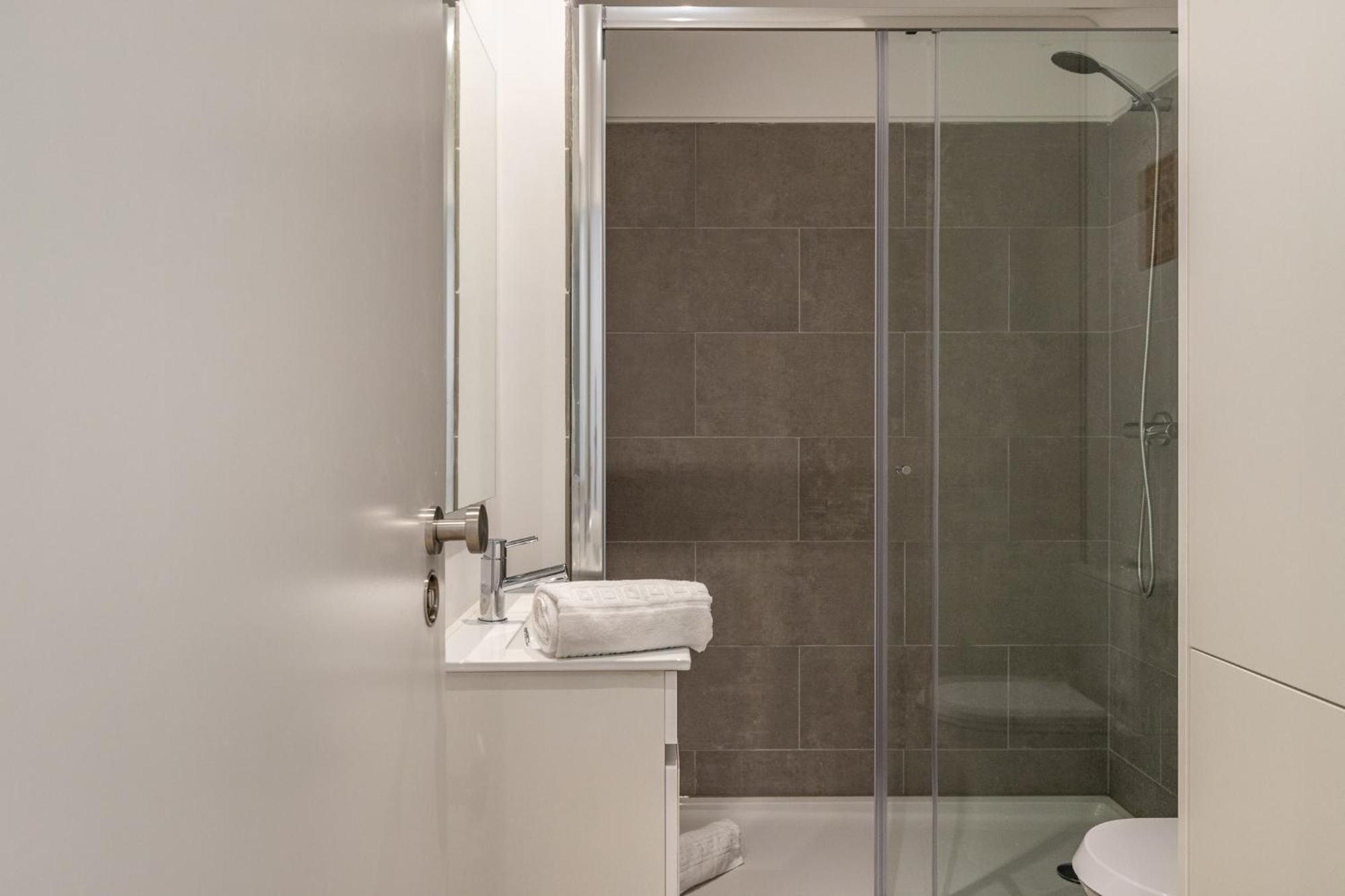 Apartment Design And Bright Near Pasteis De Belem Lissabon