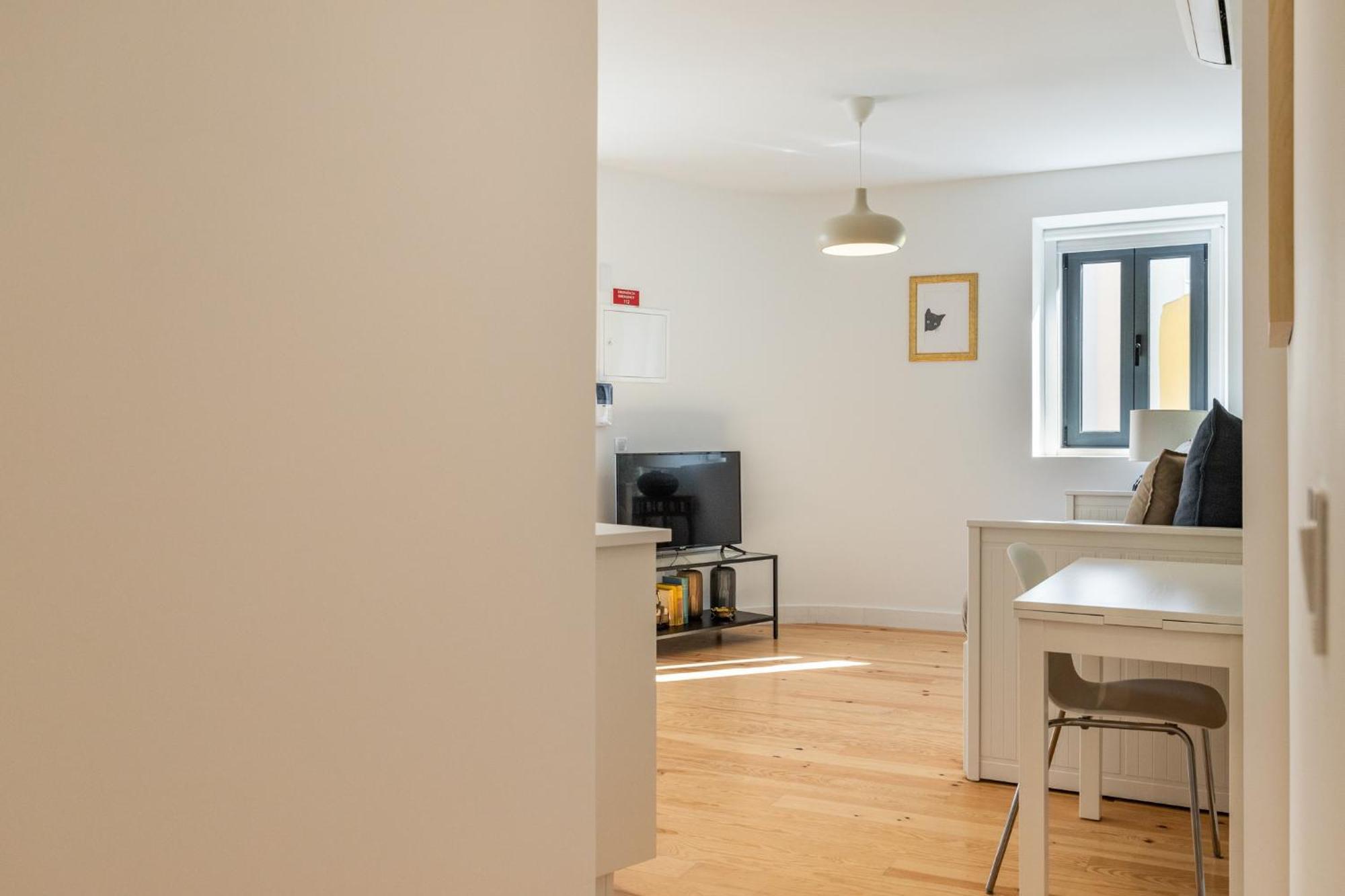 Apartment Design And Bright Near Pasteis De Belem Lissabon